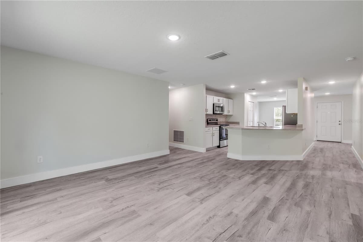 176 PINE GROVE DRIVE — photo 18 of 40