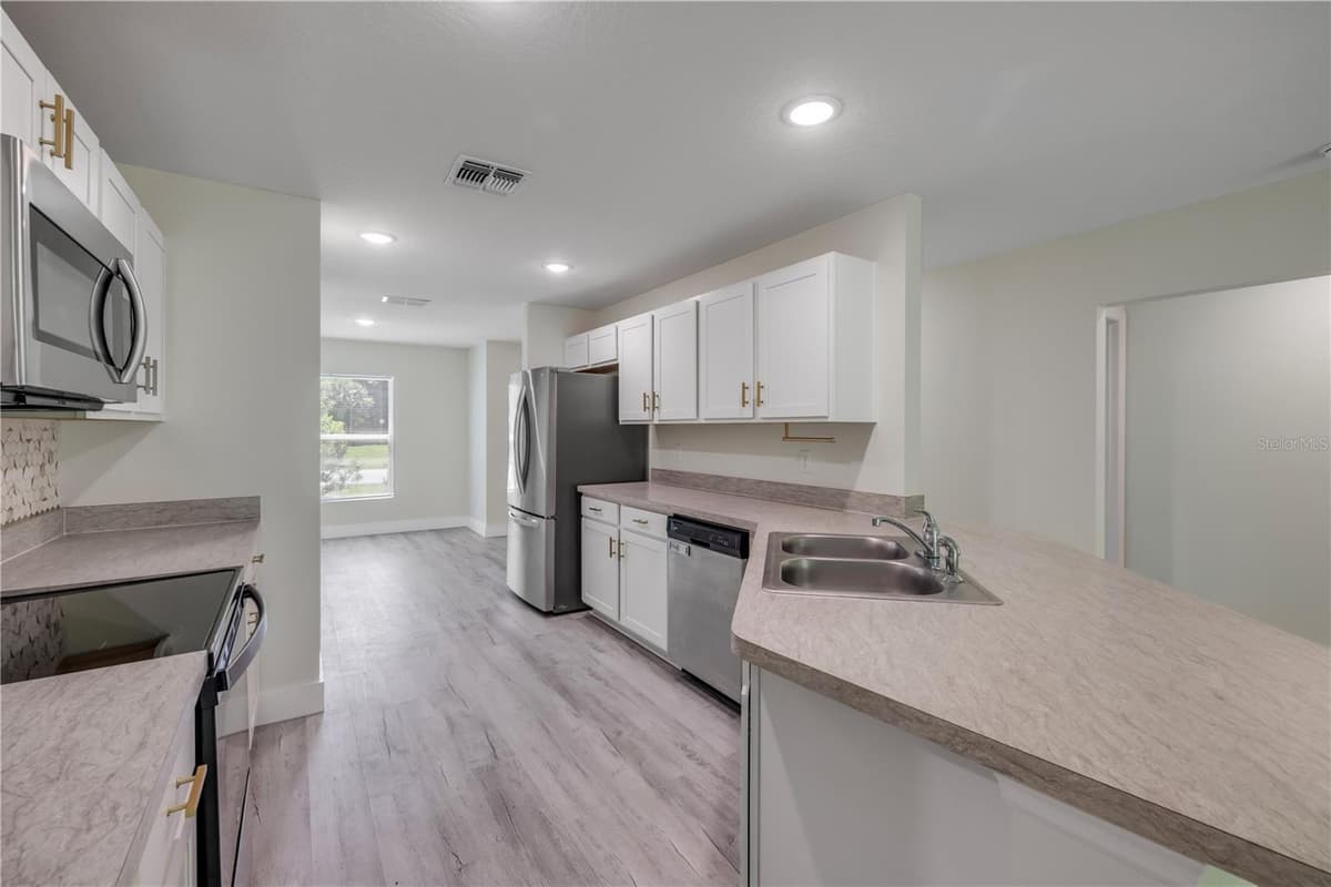 176 PINE GROVE DRIVE — photo 13 of 40