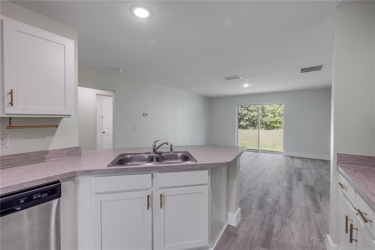 176 PINE GROVE DRIVE — photo 12 of 40