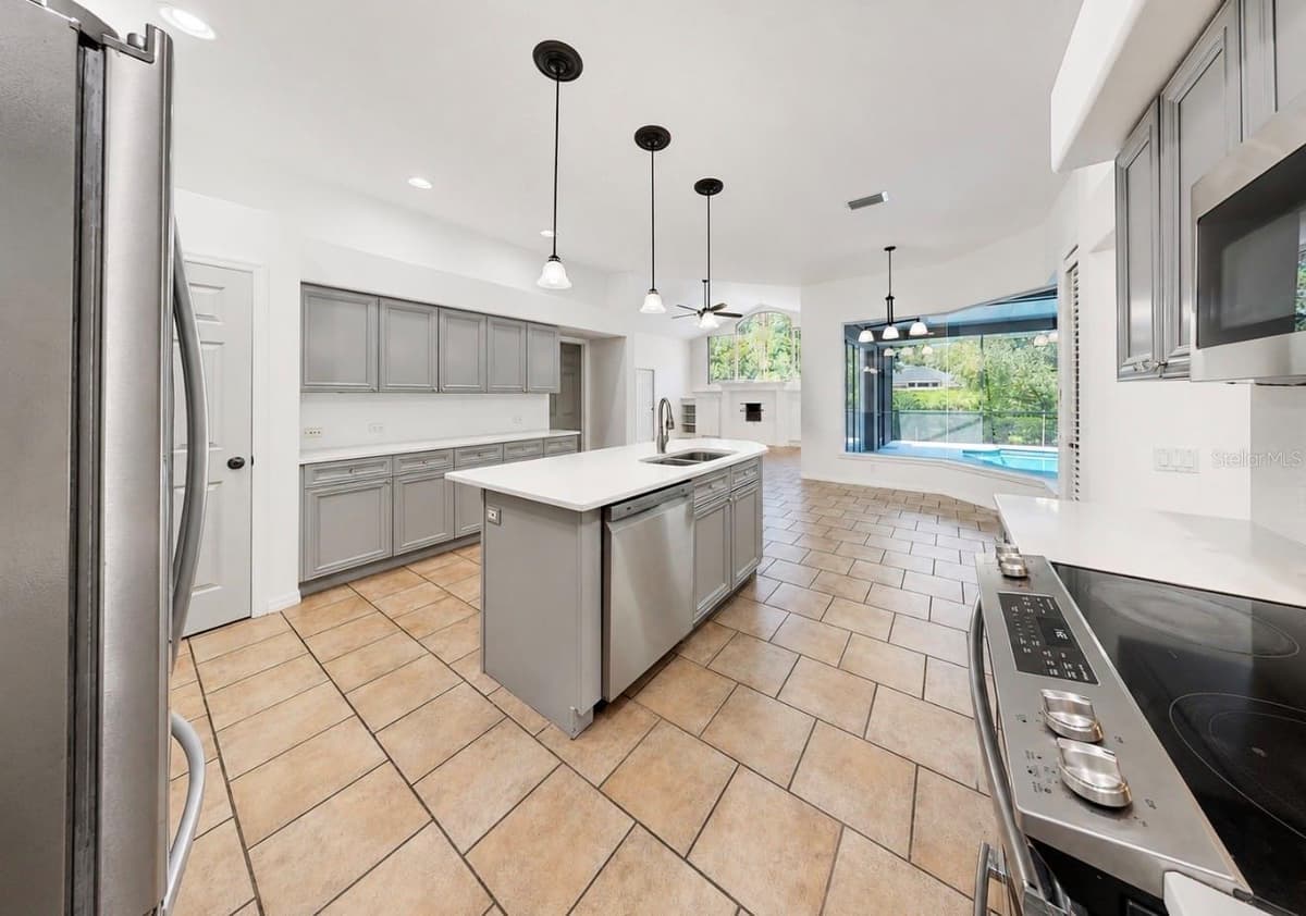 6105 AUDUBON MANOR BOULEVARD — photo 18 of 83