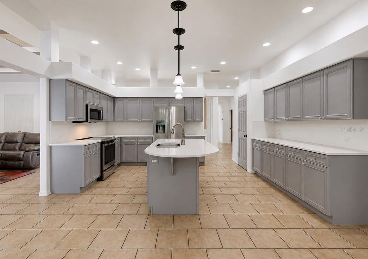 6105 AUDUBON MANOR BOULEVARD — photo 16 of 83