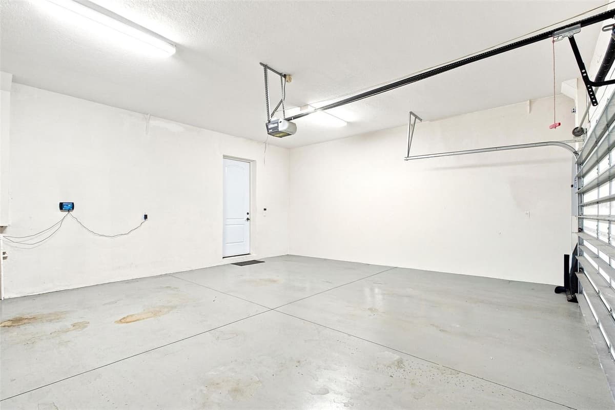2557 PLATT STREET — photo 30 of 32