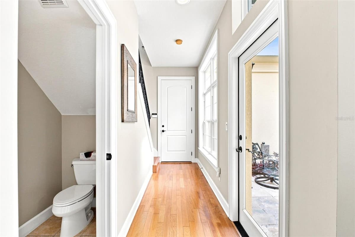 2557 PLATT STREET — photo 13 of 32