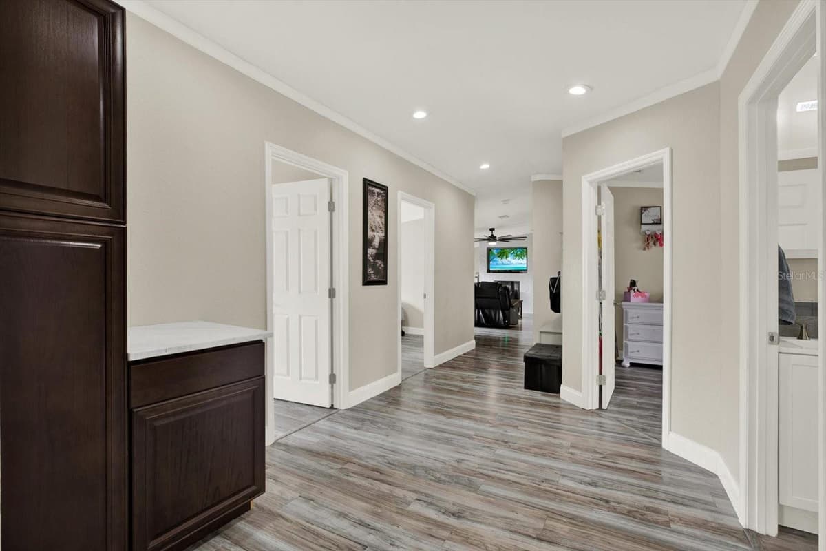13611 MCINTOSH DRIVE — photo 12 of 35