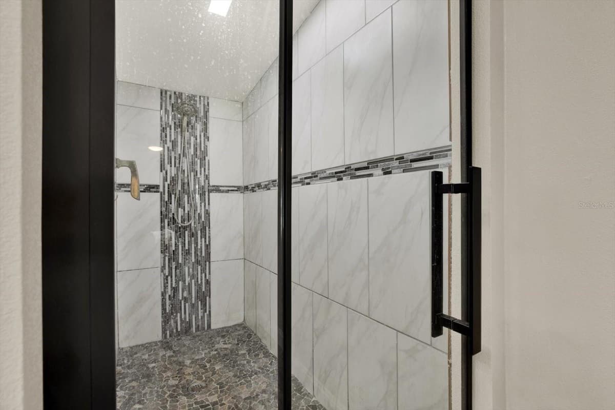 13611 MCINTOSH DRIVE — photo 17 of 35