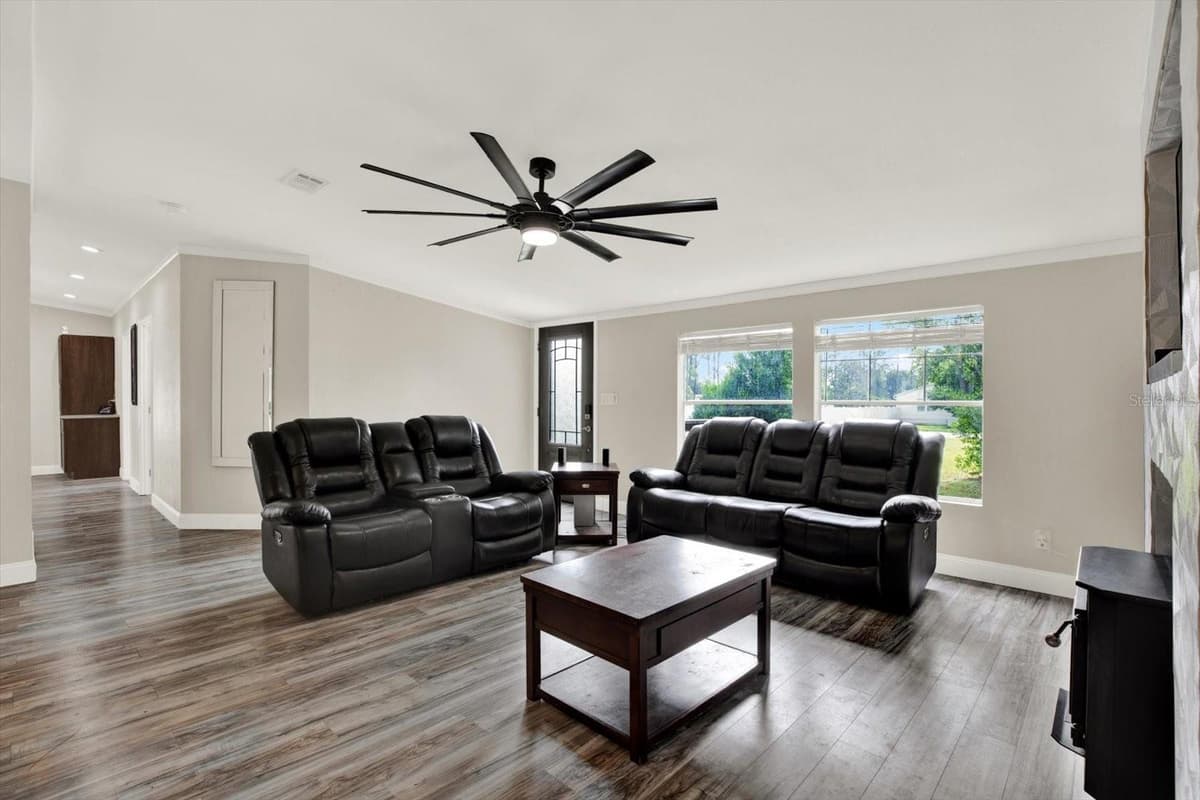 13611 MCINTOSH DRIVE — photo 4 of 35