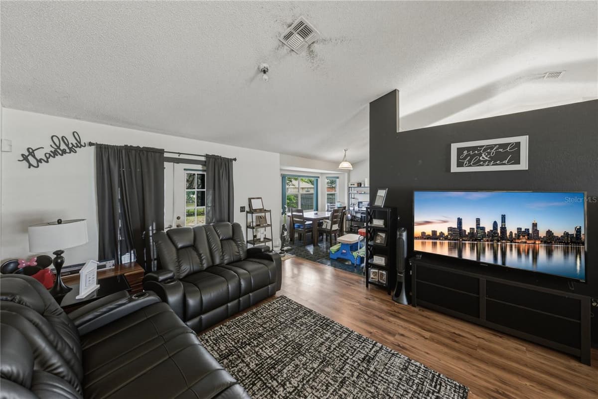 8054 KAITLIN CIRCLE — photo 16 of 49