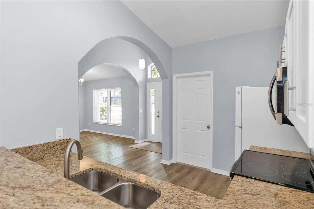 17020 WOODCREST WAY — photo 6 of 30