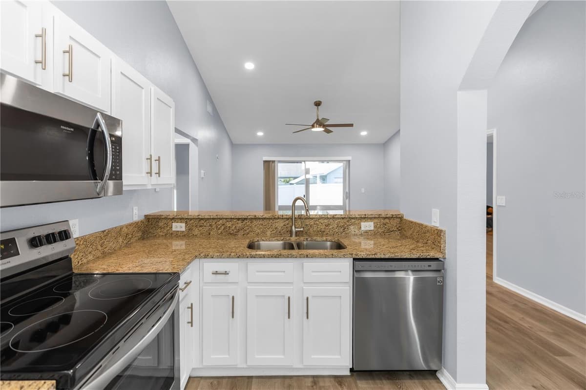 17020 WOODCREST WAY — photo 5 of 30