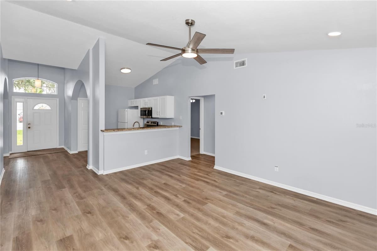 17020 WOODCREST WAY — photo 3 of 30