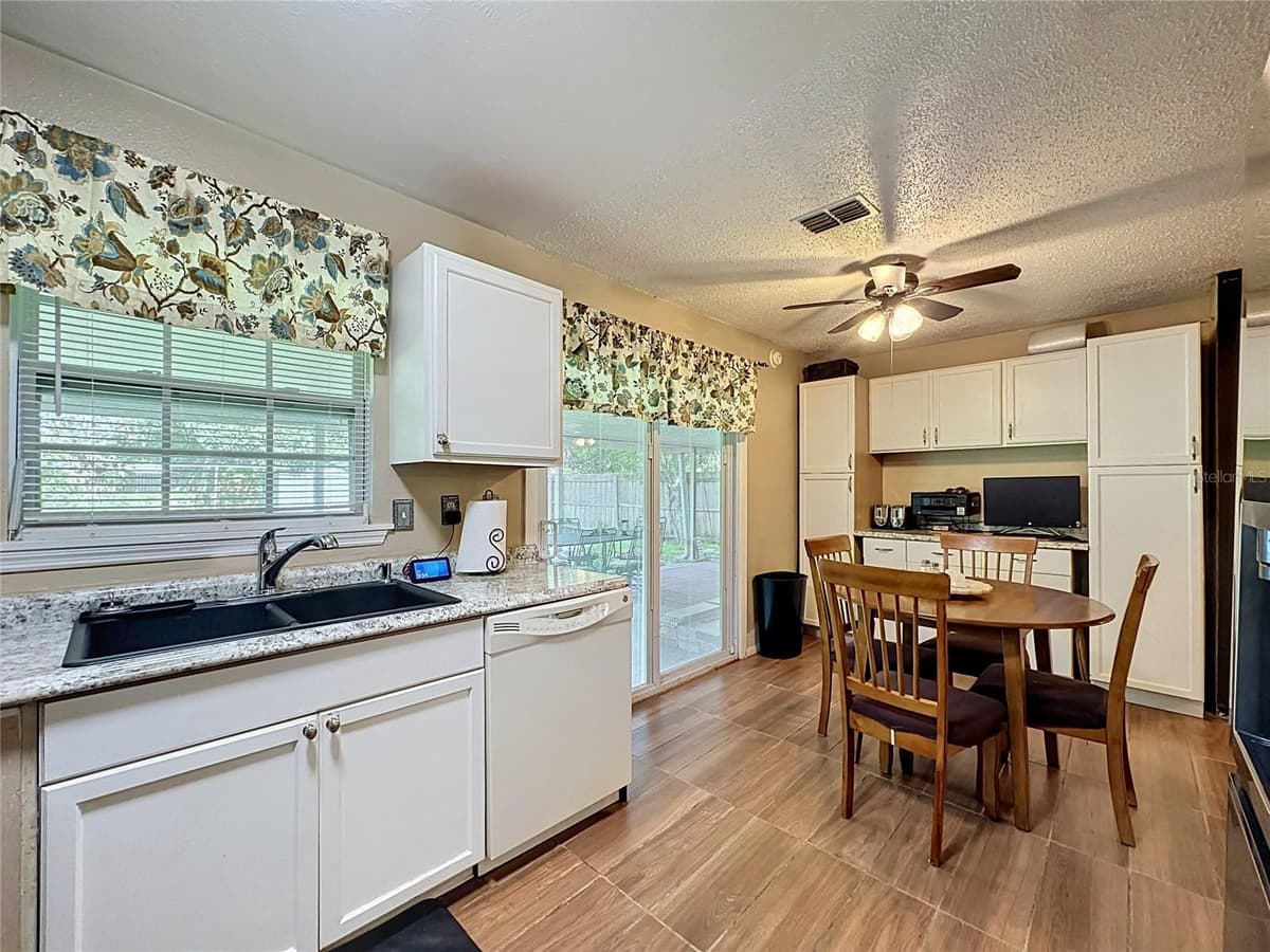 1520 OVERDALE STREET — photo 11 of 22