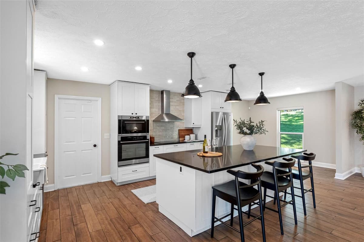 4221 RIVER HILLS DRIVE — photo 7 of 48