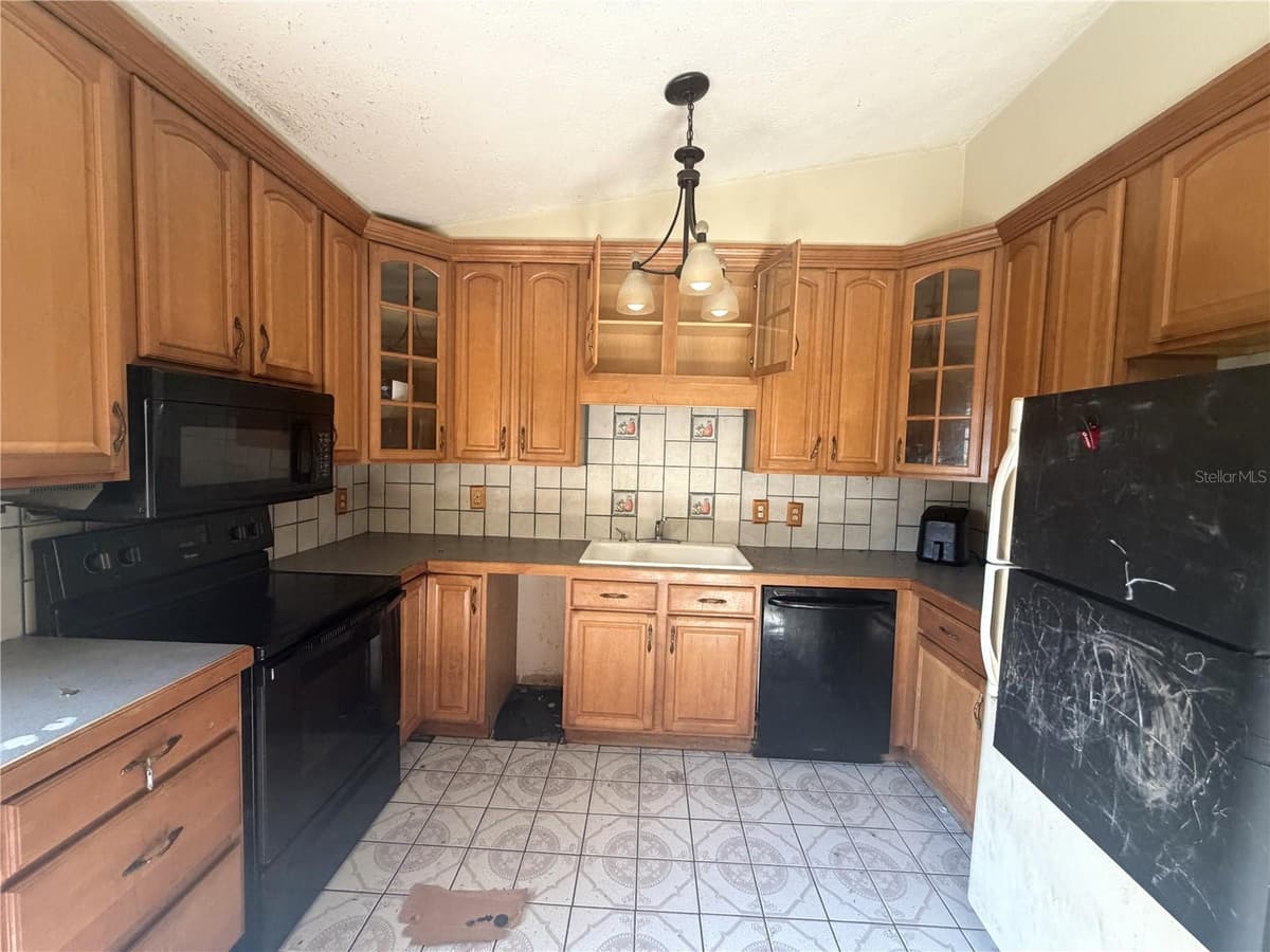 14705 PENGUIN PLACE — photo 2 of 16