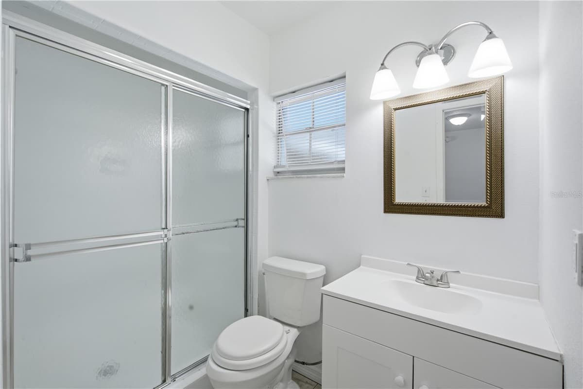 604 ROYAL CREST DRIVE — photo 30 of 56