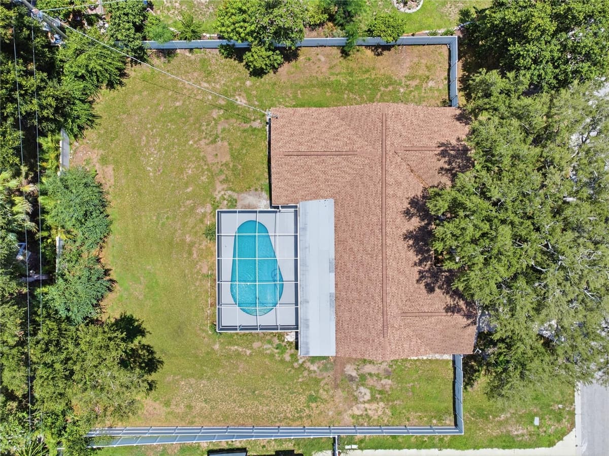 604 ROYAL CREST DRIVE — photo 52 of 56
