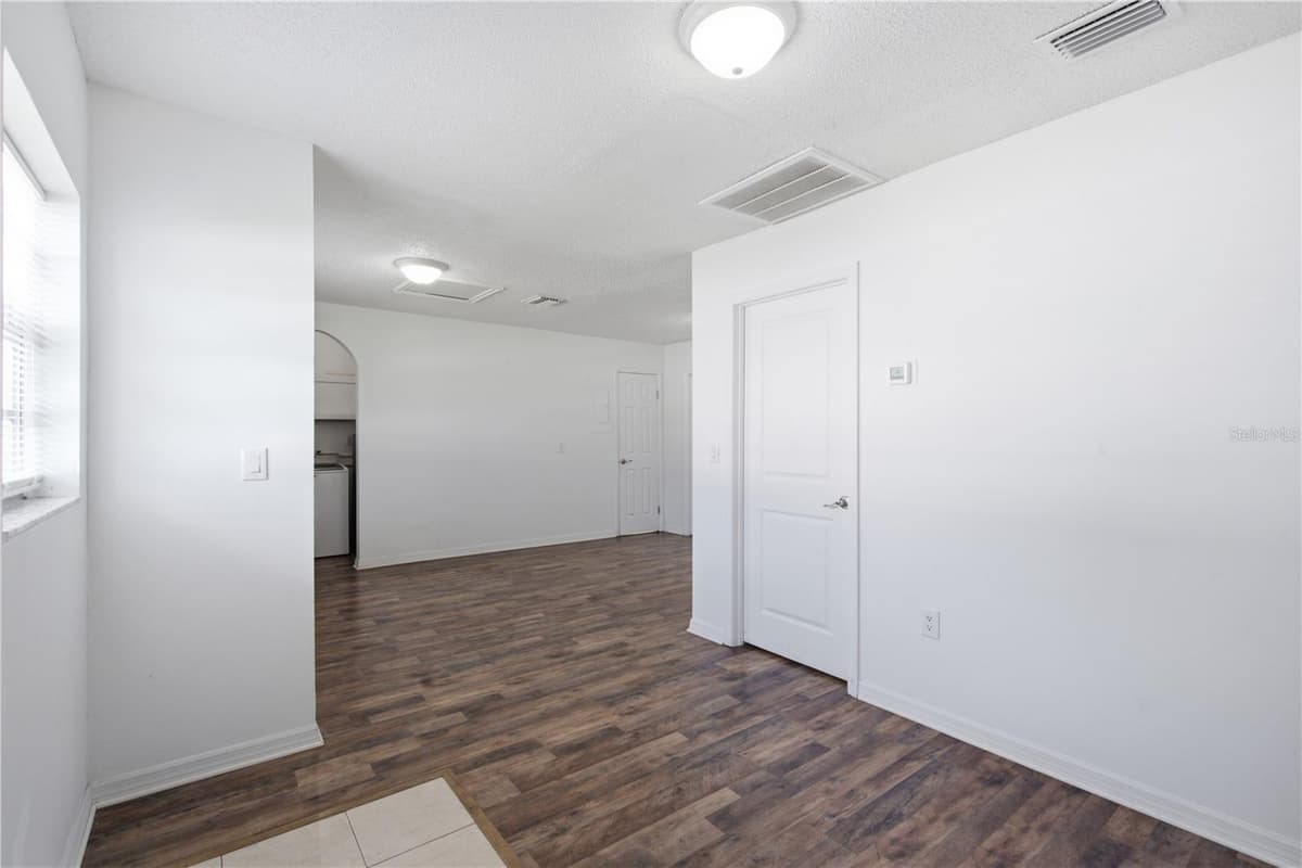 604 ROYAL CREST DRIVE — photo 21 of 56
