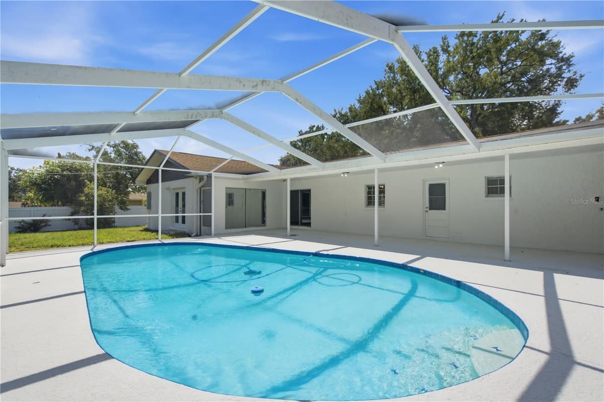 604 ROYAL CREST DRIVE — photo 45 of 56