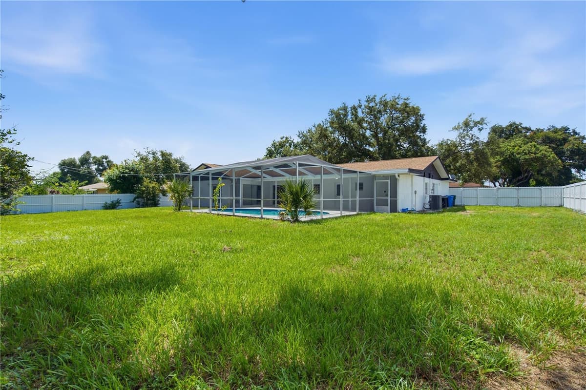 604 ROYAL CREST DRIVE — photo 48 of 56