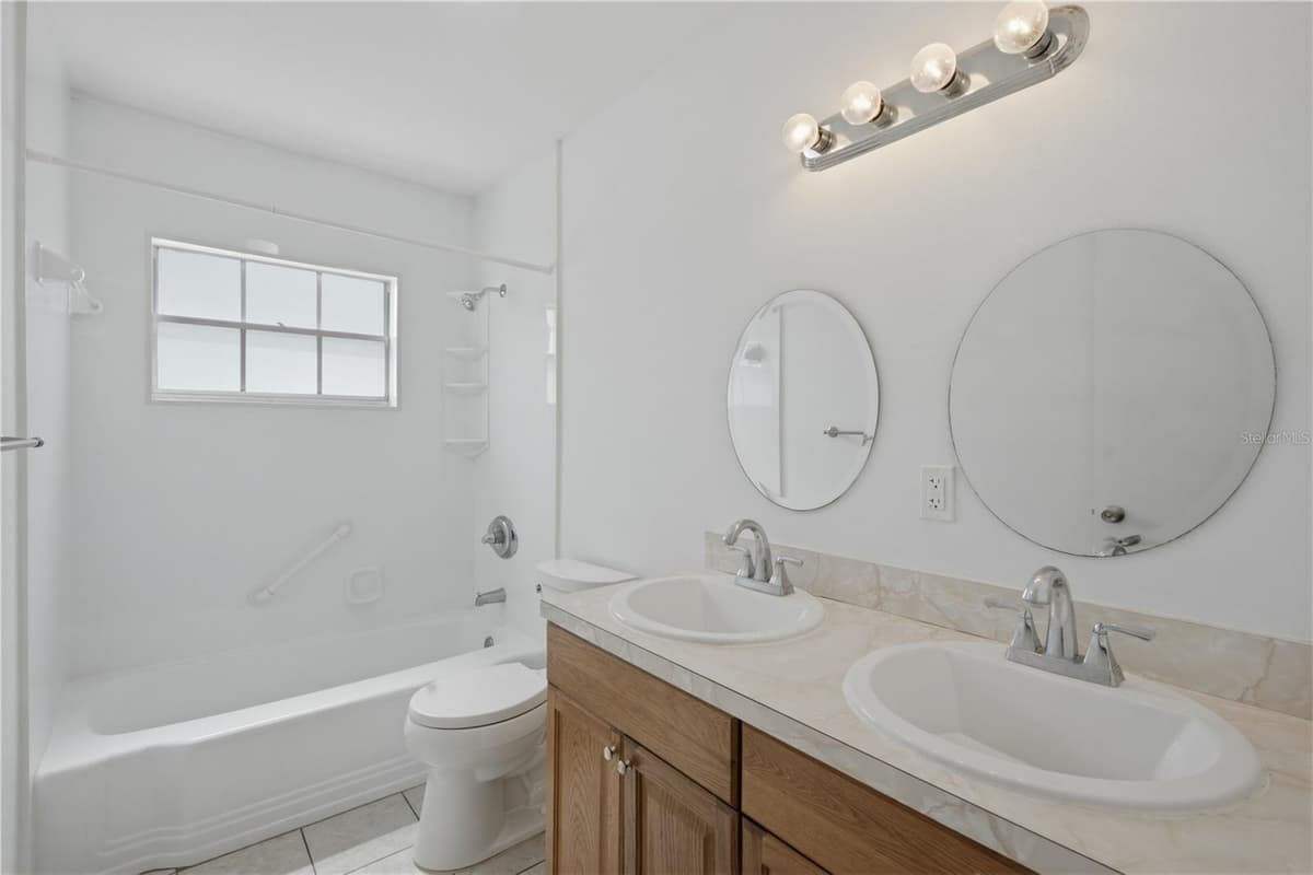 604 ROYAL CREST DRIVE — photo 37 of 56