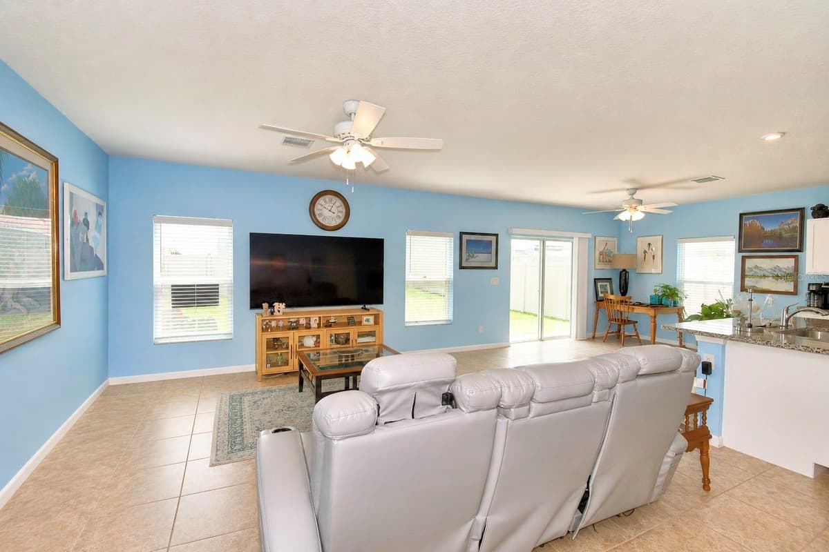 5148 HELM STREET — photo 11 of 47