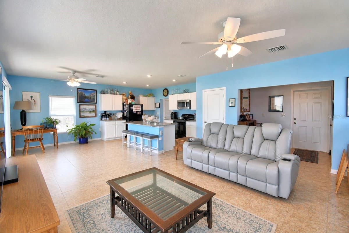 5148 HELM STREET — photo 12 of 47