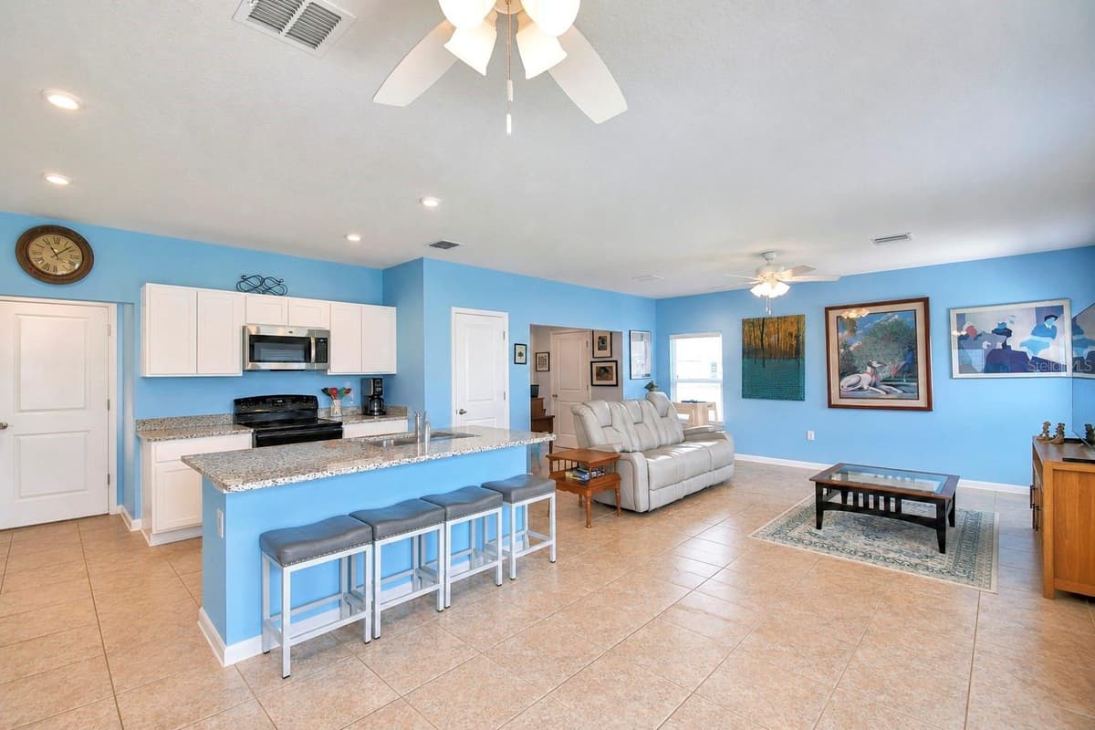 5148 HELM STREET — photo 15 of 47