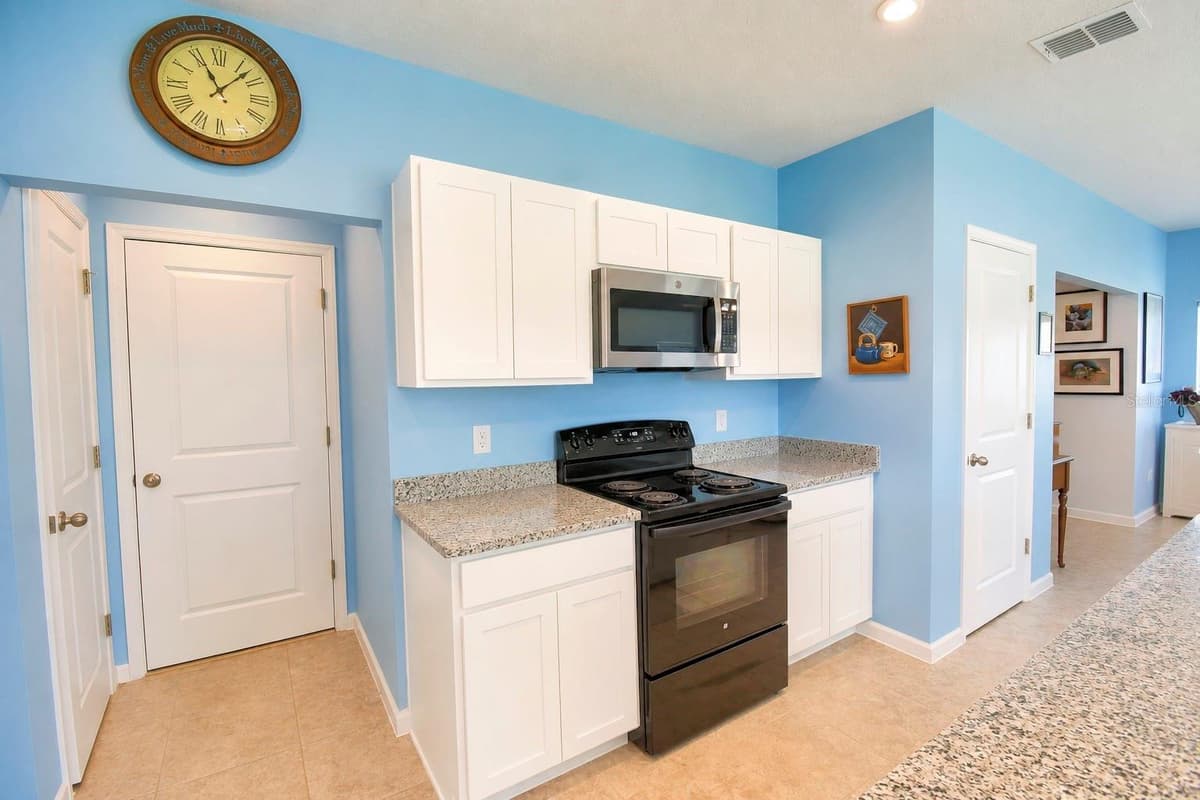 5148 HELM STREET — photo 19 of 47