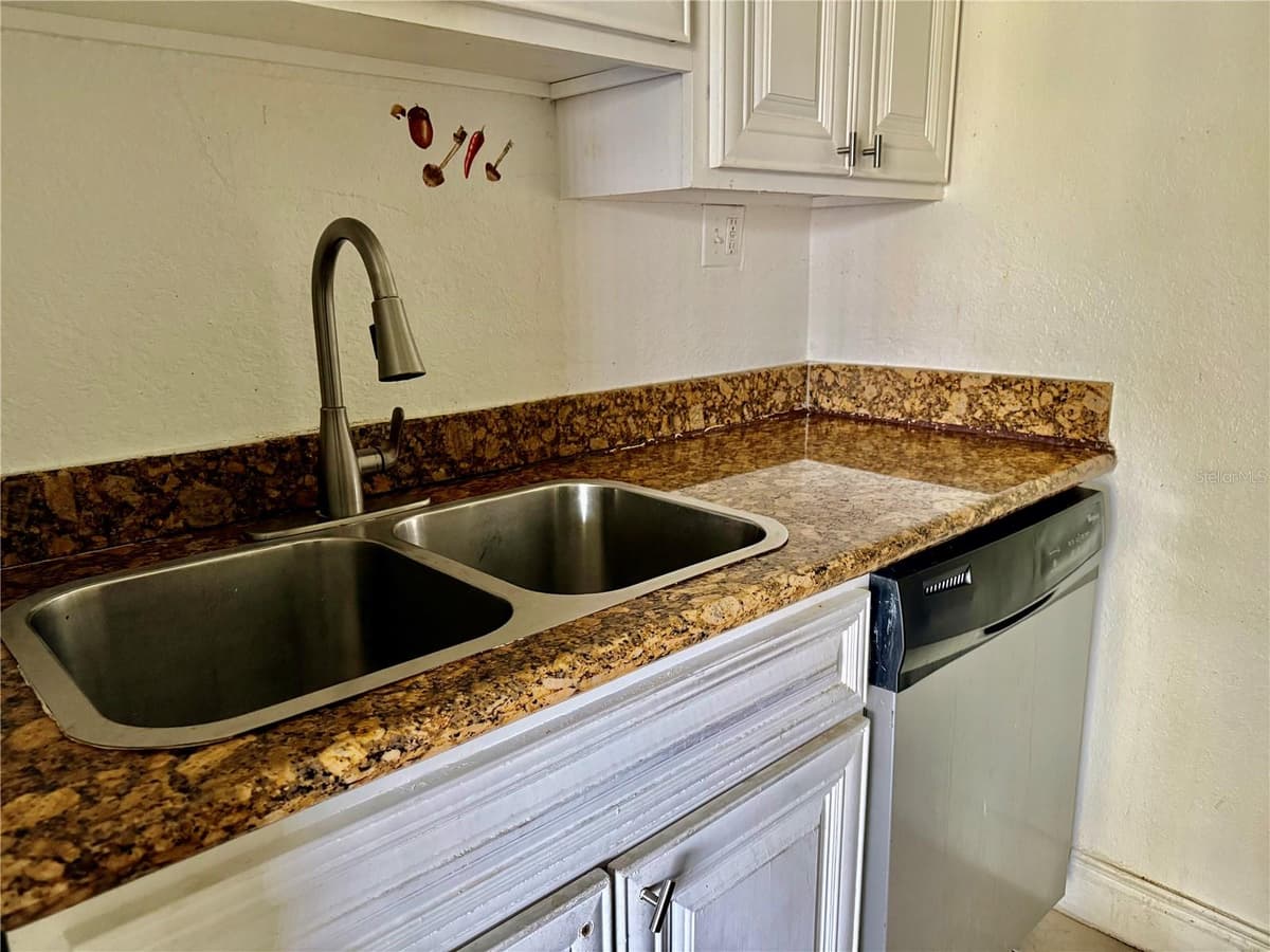 4805 TEXAS AVENUE — photo 13 of 30