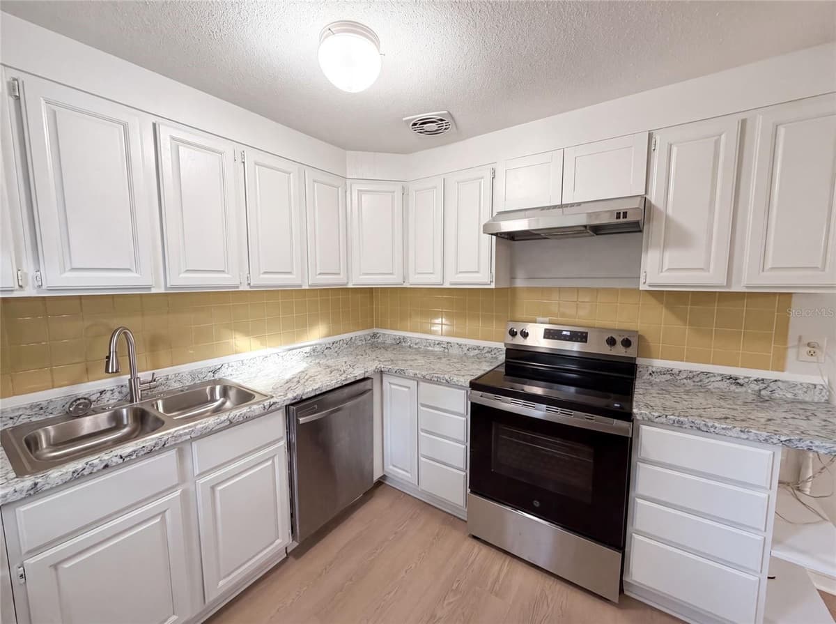 1436 ALABAMA AVENUE — photo 2 of 23