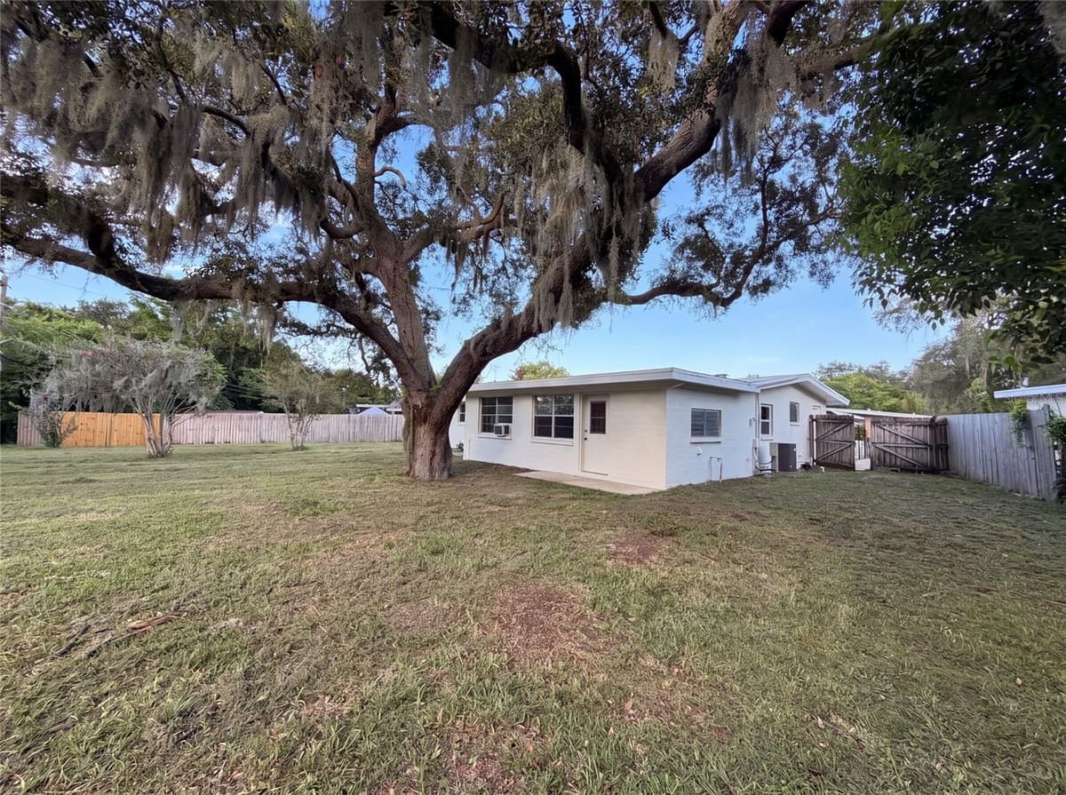 1436 ALABAMA AVENUE — photo 5 of 23