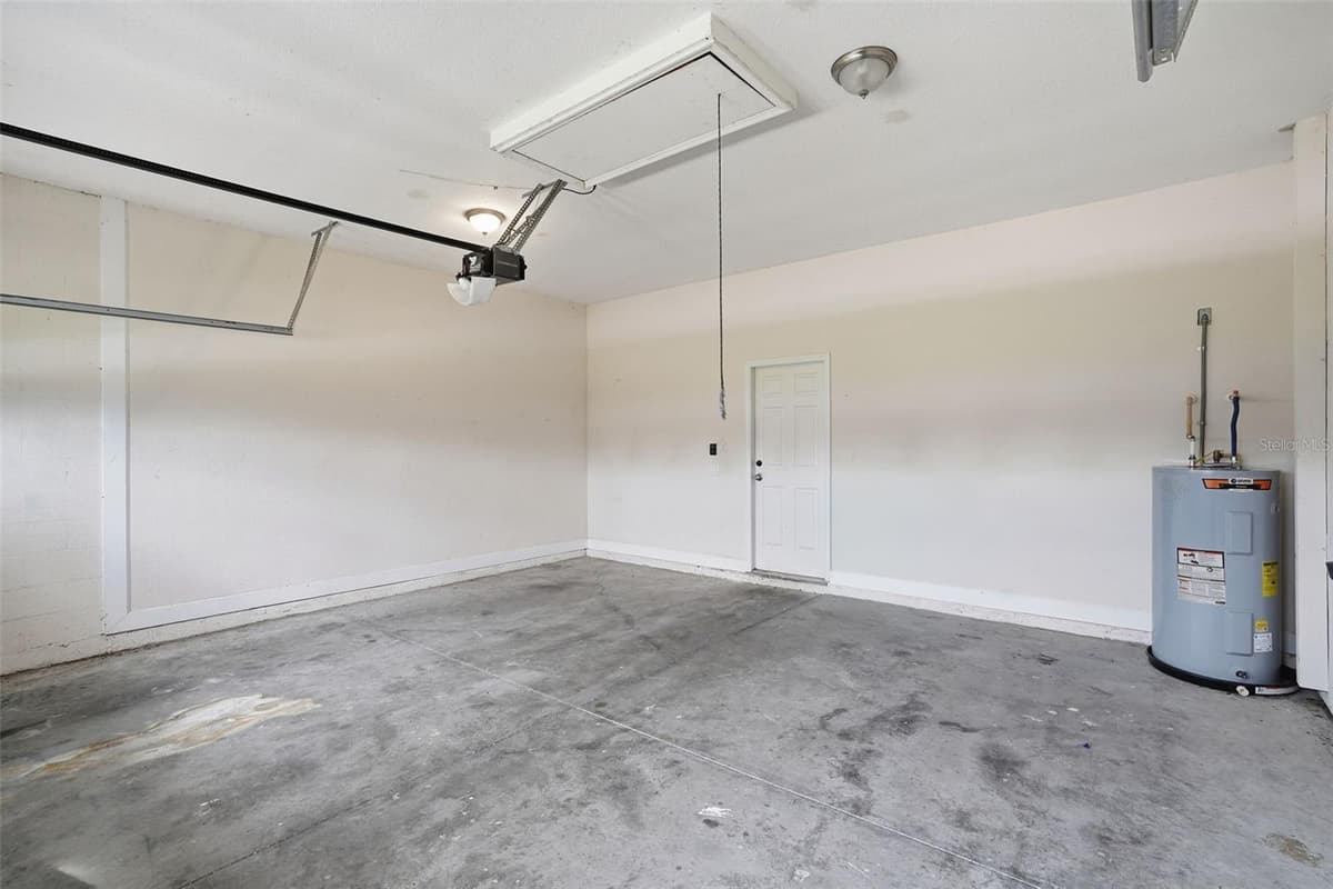 200 LAKE ARIETTA COURT — photo 40 of 48
