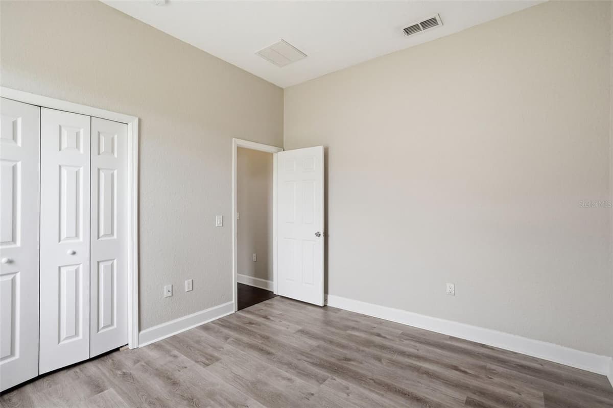 200 LAKE ARIETTA COURT — photo 28 of 48