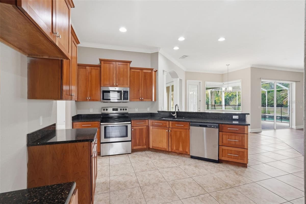 200 LAKE ARIETTA COURT — photo 19 of 48