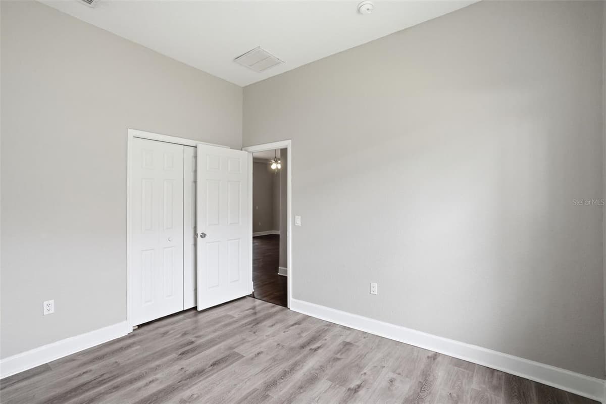 200 LAKE ARIETTA COURT — photo 26 of 48