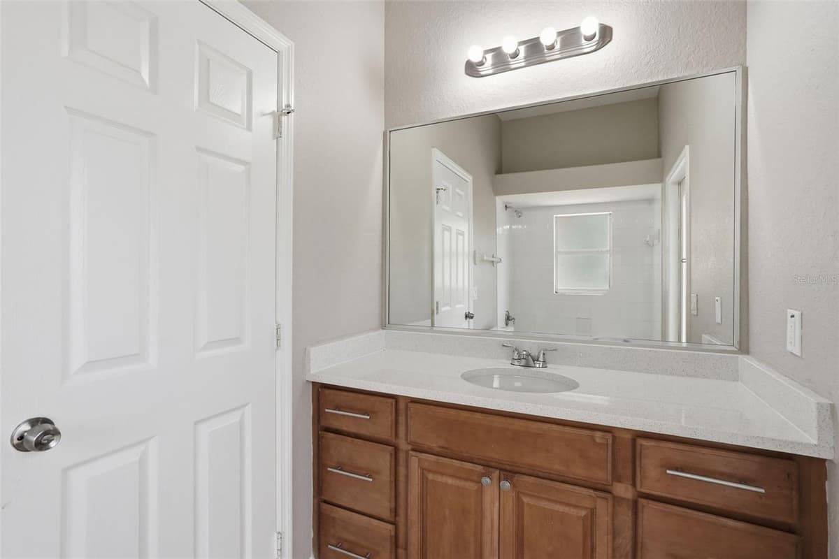 200 LAKE ARIETTA COURT — photo 35 of 48