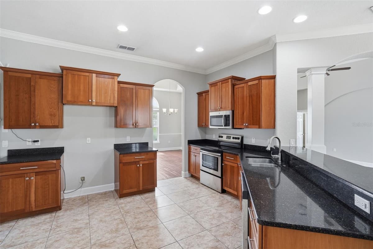 200 LAKE ARIETTA COURT — photo 18 of 48