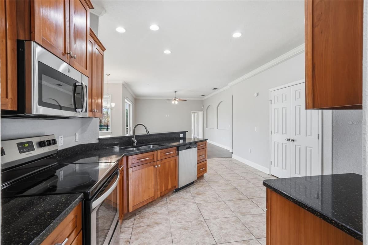 200 LAKE ARIETTA COURT — photo 20 of 48