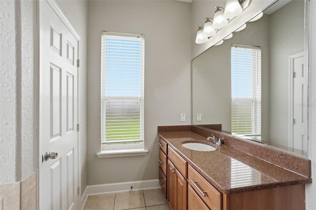 200 LAKE ARIETTA COURT — photo 37 of 48