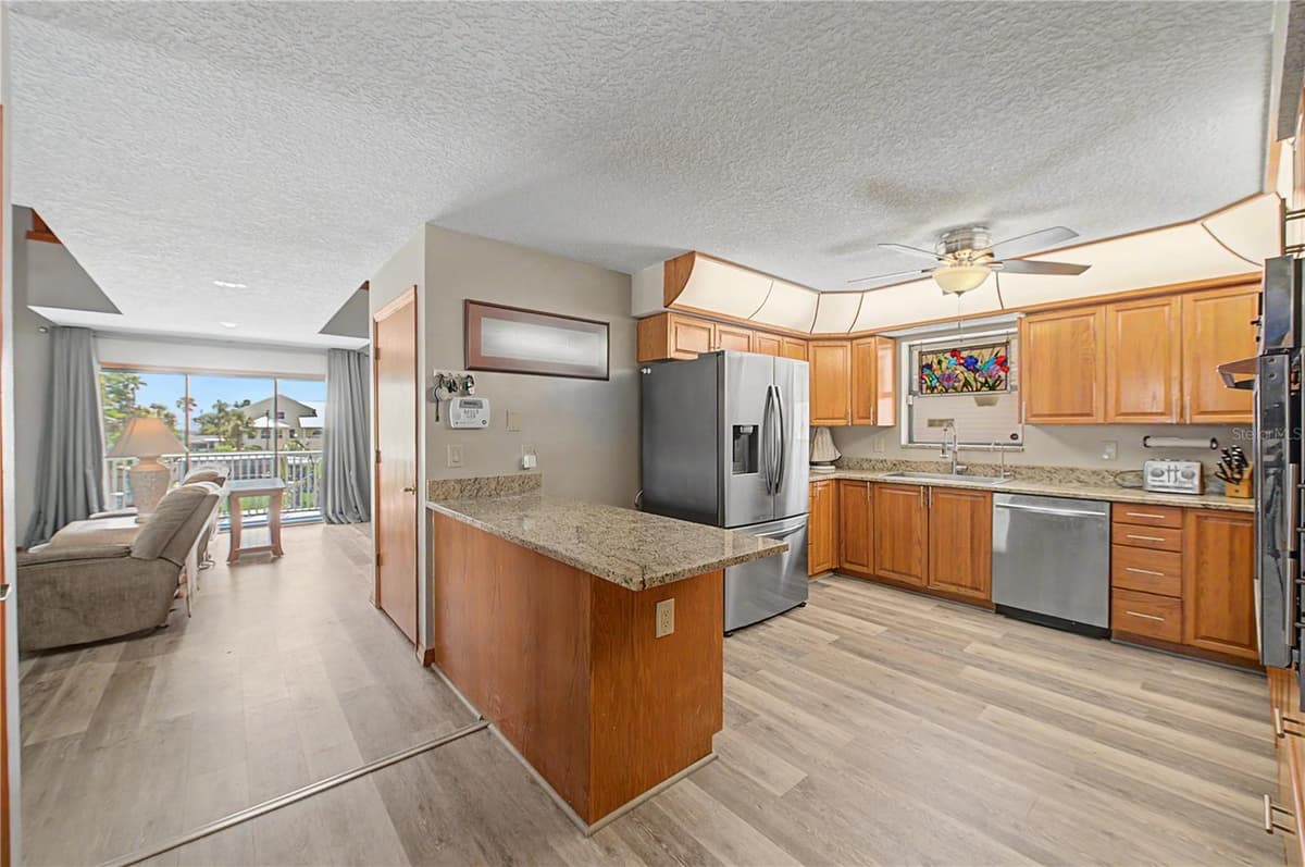 13337 SUSAN DRIVE — photo 16 of 68