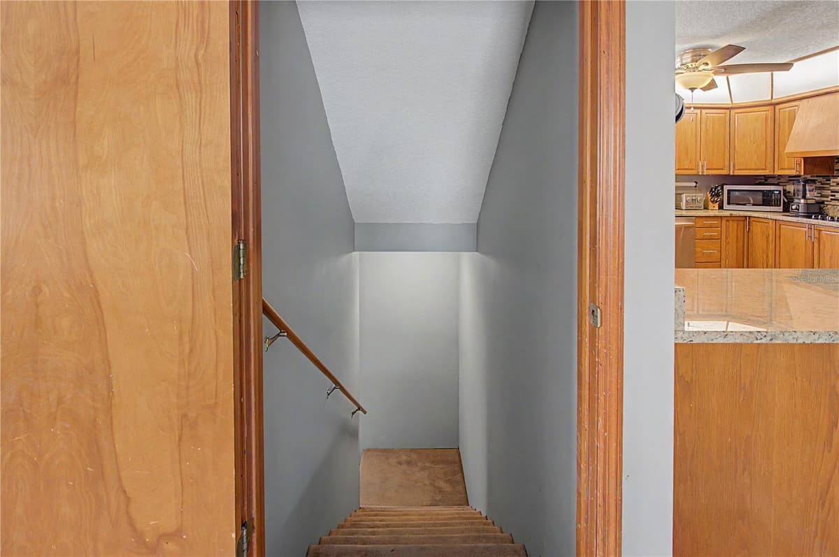 13337 SUSAN DRIVE — photo 44 of 68