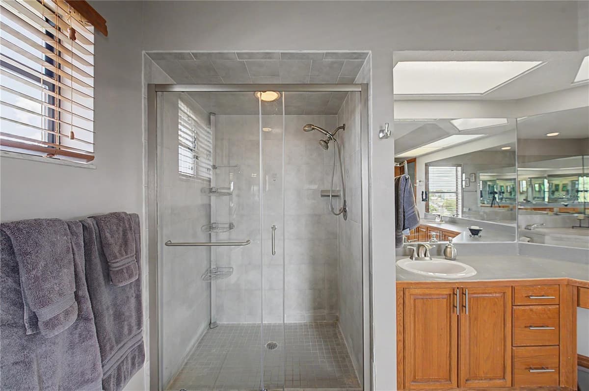 13337 SUSAN DRIVE — photo 39 of 68
