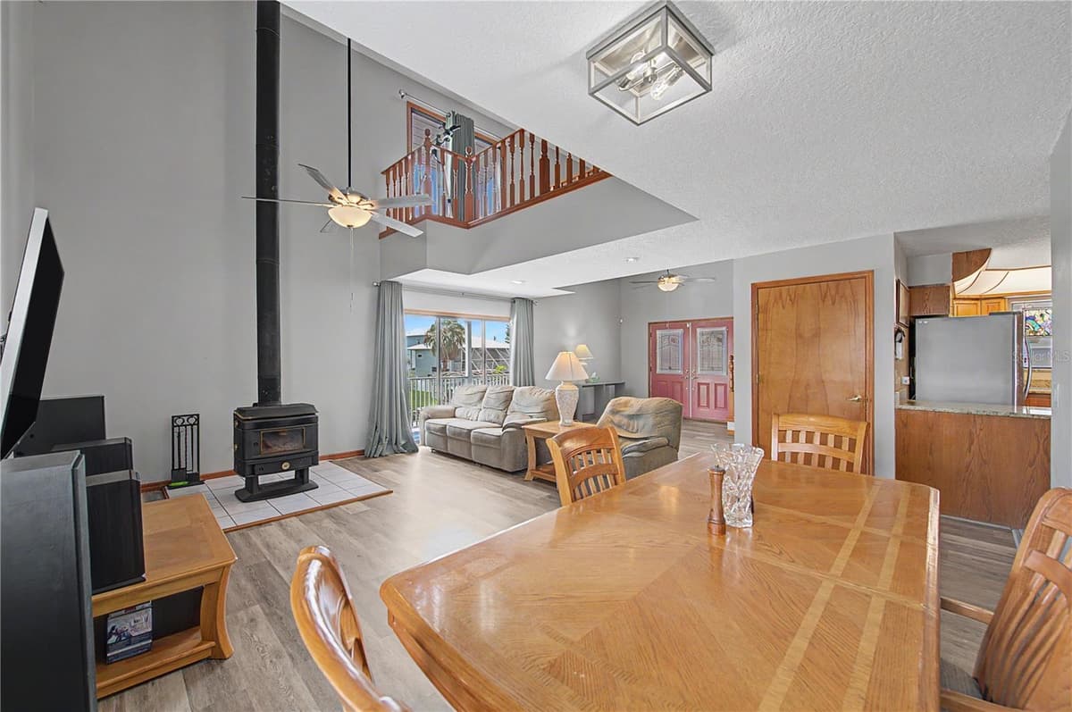 13337 SUSAN DRIVE — photo 14 of 68