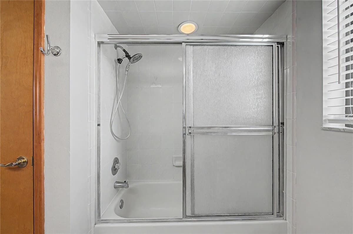 13337 SUSAN DRIVE — photo 23 of 68
