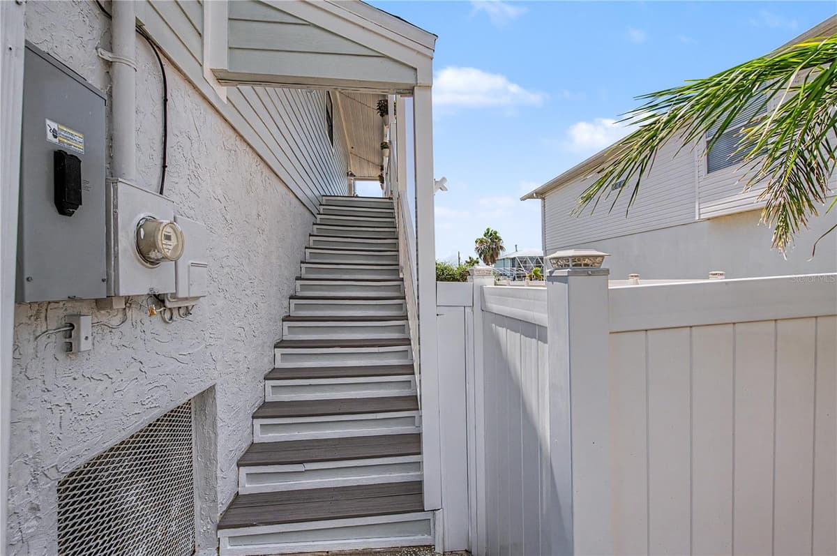 13337 SUSAN DRIVE — photo 7 of 68