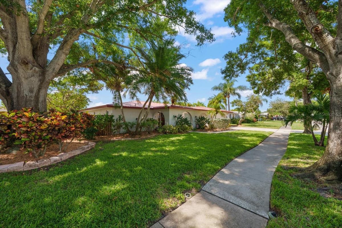 2126 EGRET DRIVE — photo 4 of 44