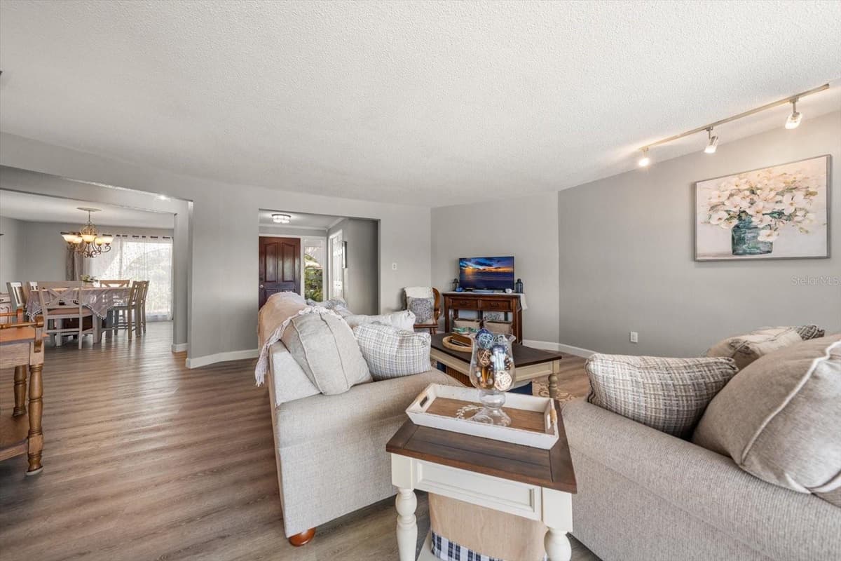 2126 EGRET DRIVE — photo 8 of 44