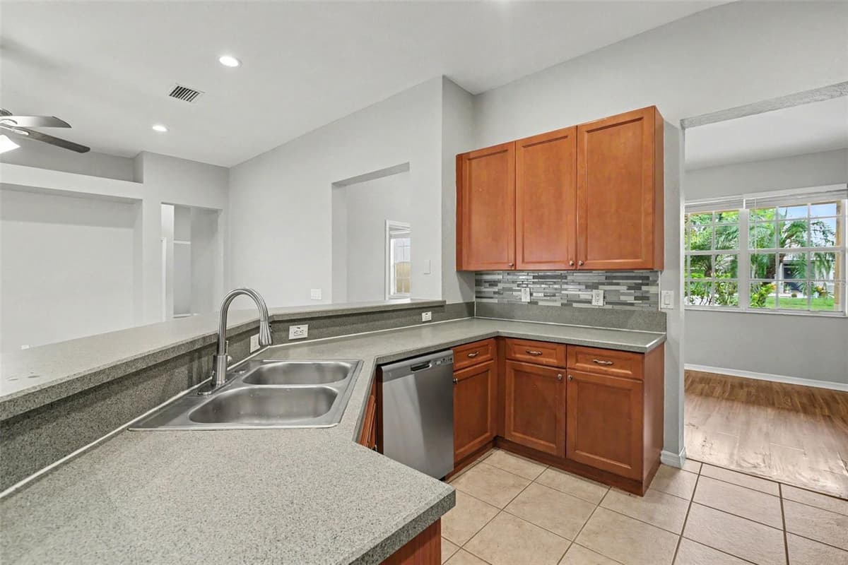 11432 LAUREL BROOK COURT — photo 8 of 16