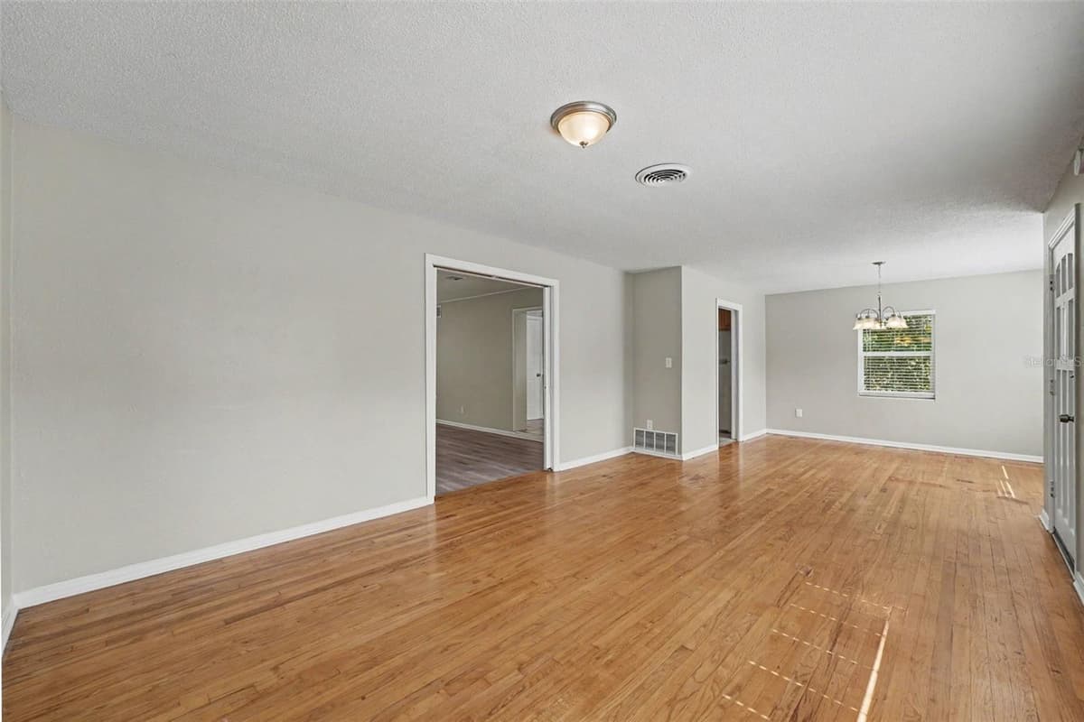 2935 WOODLAND HILLS AVENUE — photo 3 of 15