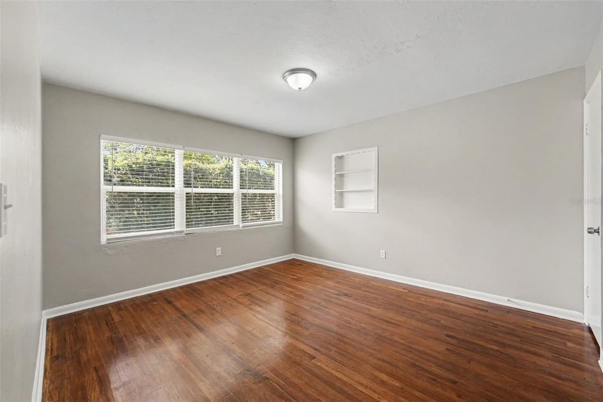 2935 WOODLAND HILLS AVENUE — photo 11 of 15