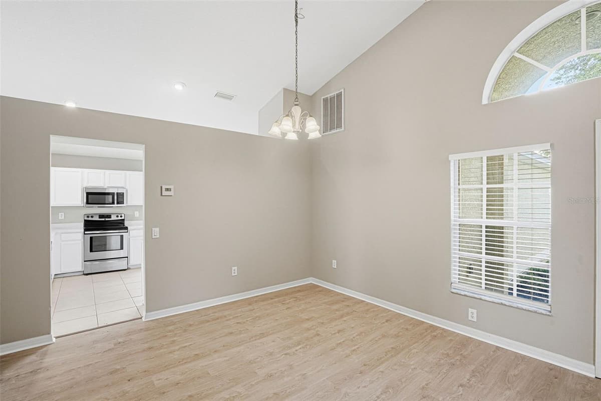 7912 MERCHANTVILLE CIRCLE — photo 12 of 35